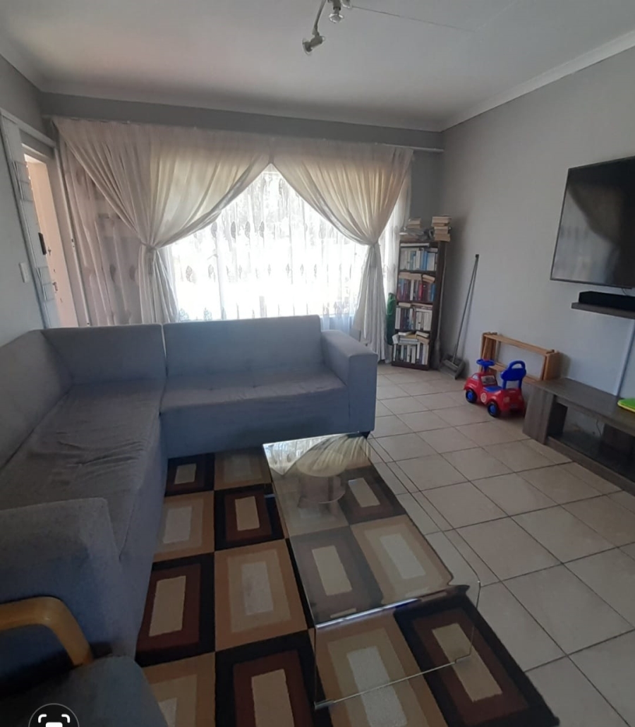 To Let 2 Bedroom Property for Rent in Meredale Gauteng