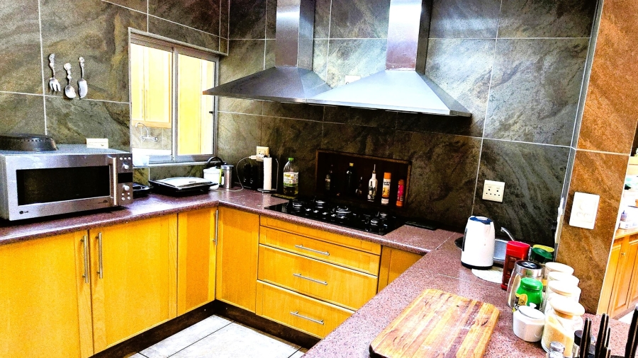  Bedroom Property for Sale in Brummeria Gauteng