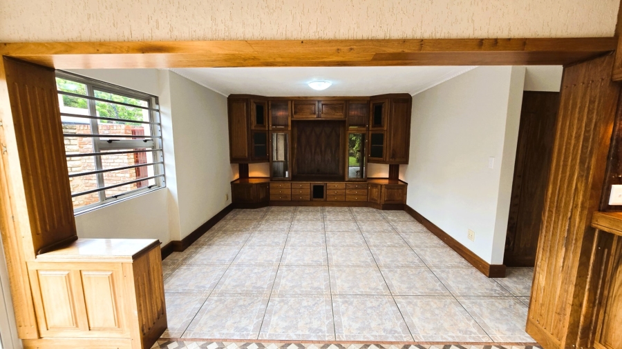 3 Bedroom Property for Sale in Brummeria Gauteng