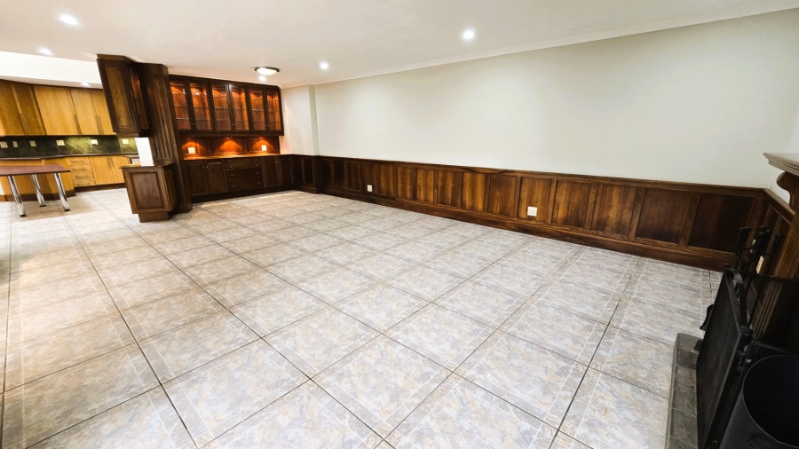 3 Bedroom Property for Sale in Brummeria Gauteng