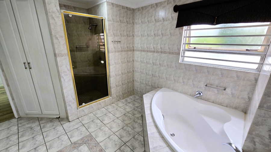 3 Bedroom Property for Sale in Brummeria Gauteng