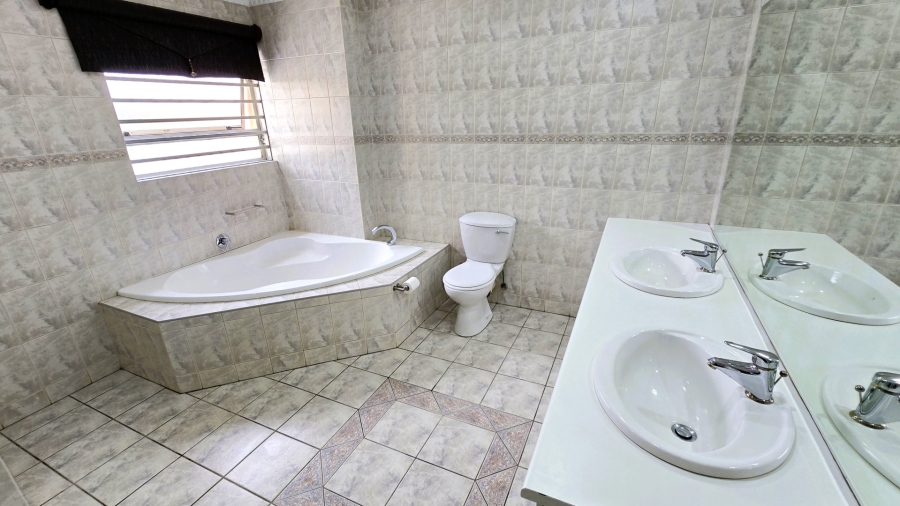 3 Bedroom Property for Sale in Brummeria Gauteng