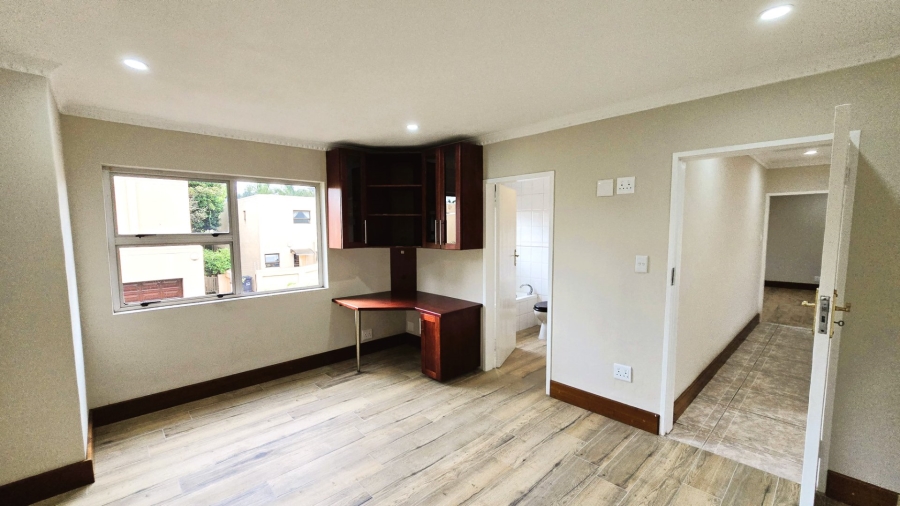 3 Bedroom Property for Sale in Brummeria Gauteng