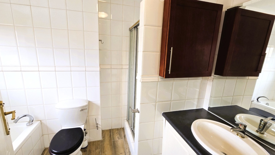 3 Bedroom Property for Sale in Brummeria Gauteng