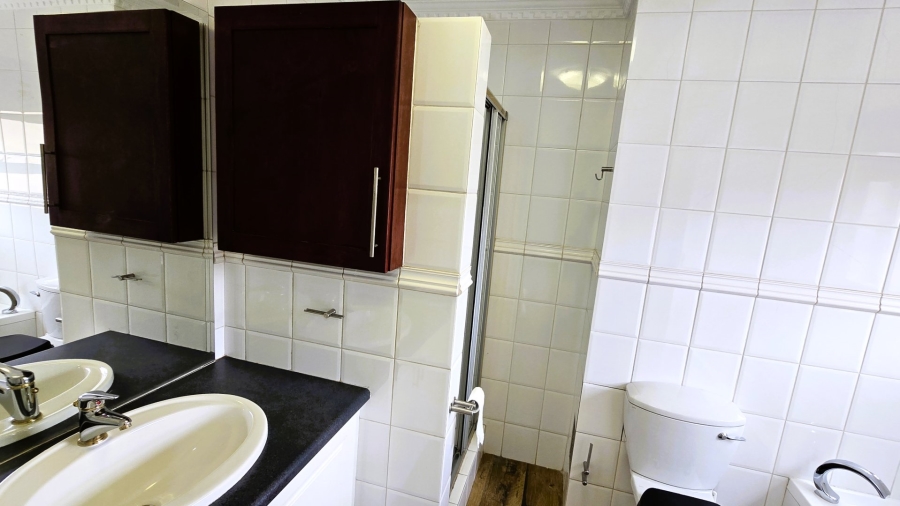 3 Bedroom Property for Sale in Brummeria Gauteng