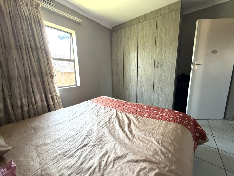 2 Bedroom Property for Sale in Heuweloord Gauteng