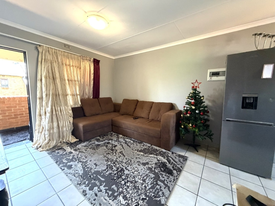 2 Bedroom Property for Sale in Heuweloord Gauteng