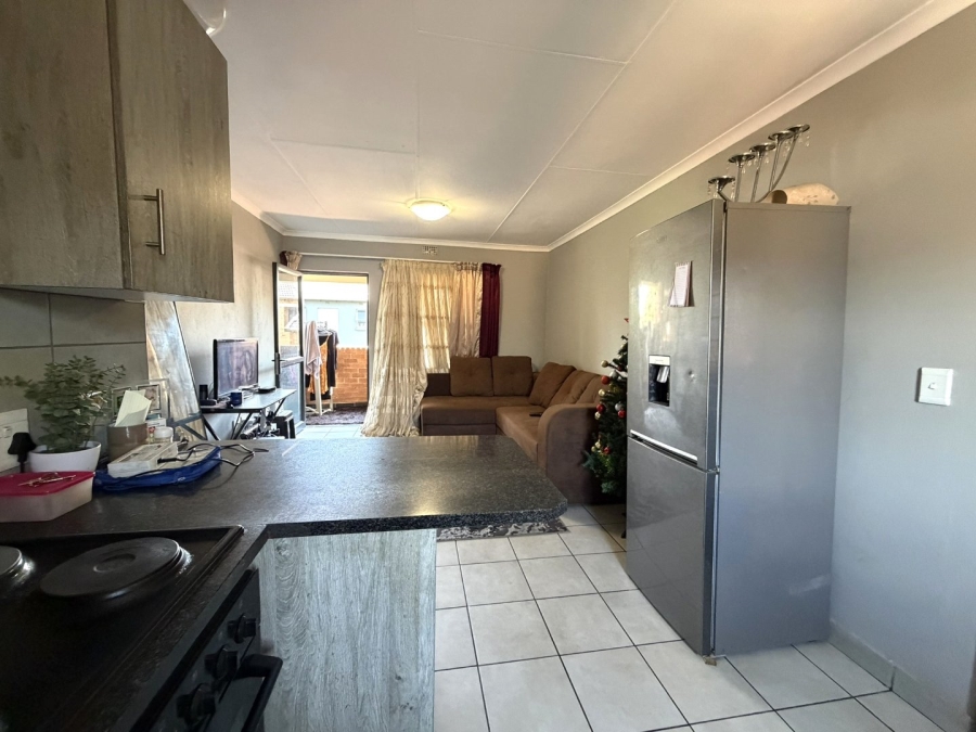 2 Bedroom Property for Sale in Heuweloord Gauteng