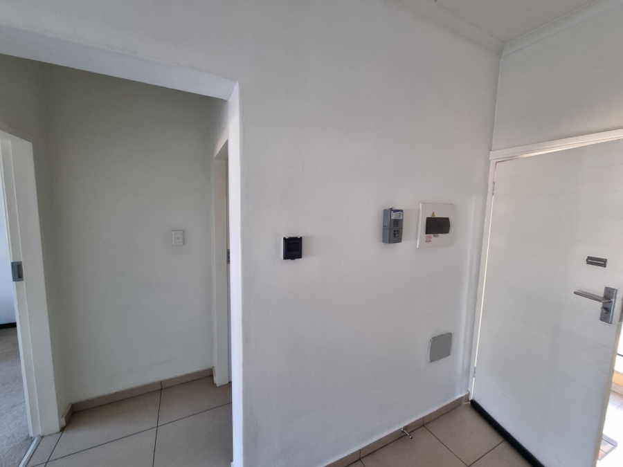 To Let 1 Bedroom Property for Rent in Lilianton Gauteng
