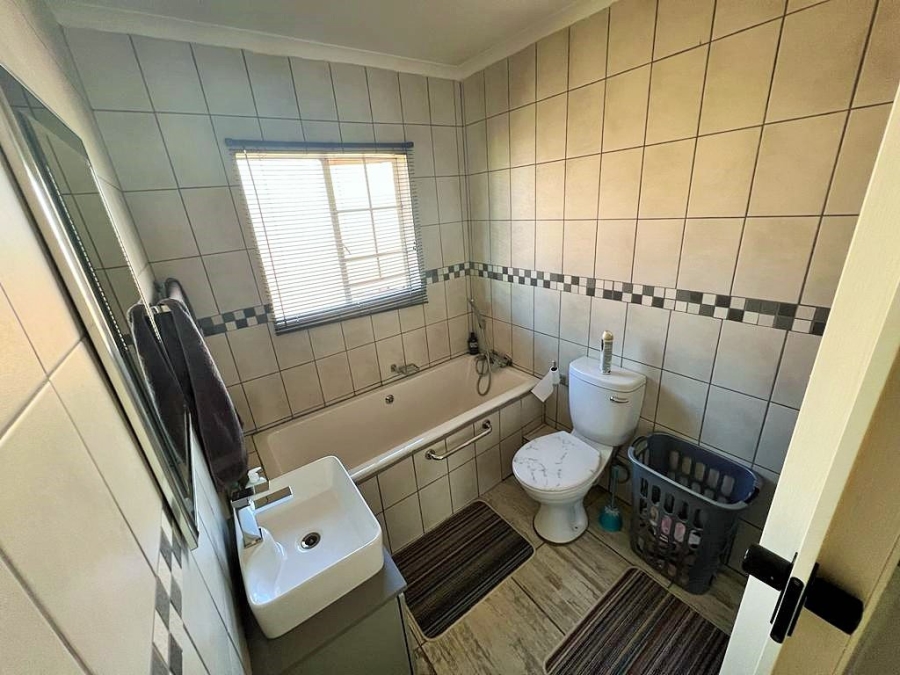 2 Bedroom Property for Sale in Amberfield Gauteng