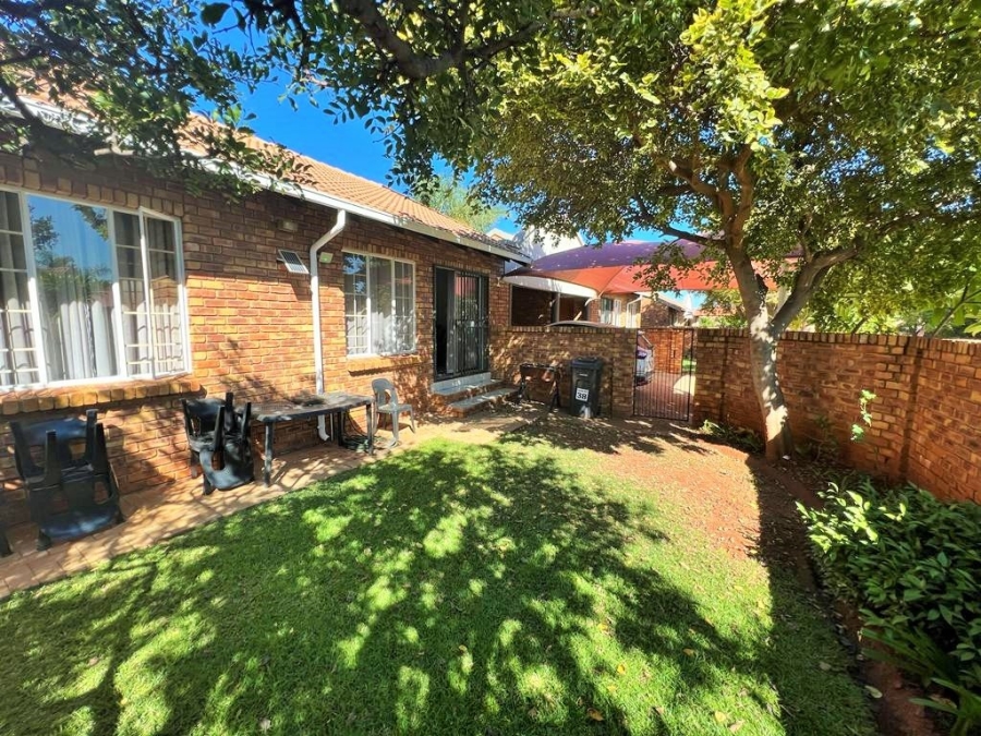 2 Bedroom Property for Sale in Amberfield Gauteng