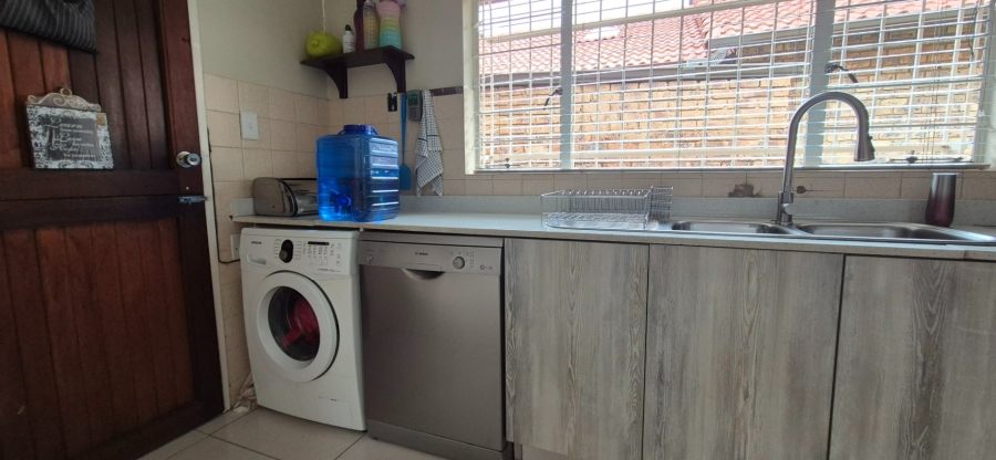 To Let 3 Bedroom Property for Rent in Lyttelton Manor Gauteng