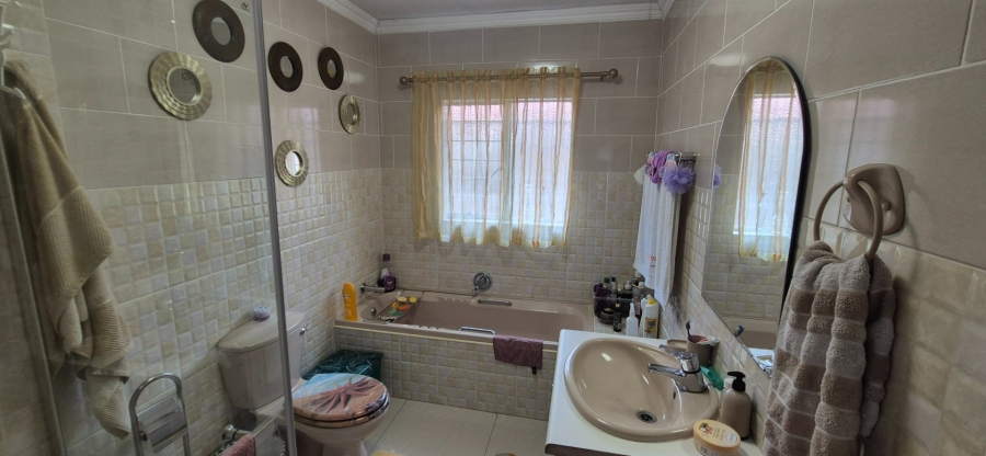 To Let 3 Bedroom Property for Rent in Lyttelton Manor Gauteng