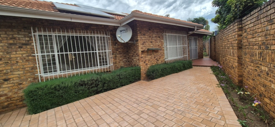 To Let 3 Bedroom Property for Rent in Lyttelton Manor Gauteng