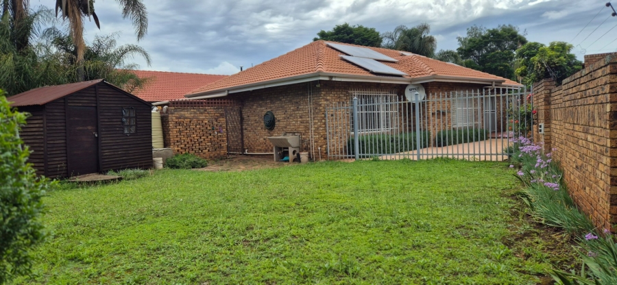 To Let 3 Bedroom Property for Rent in Lyttelton Manor Gauteng