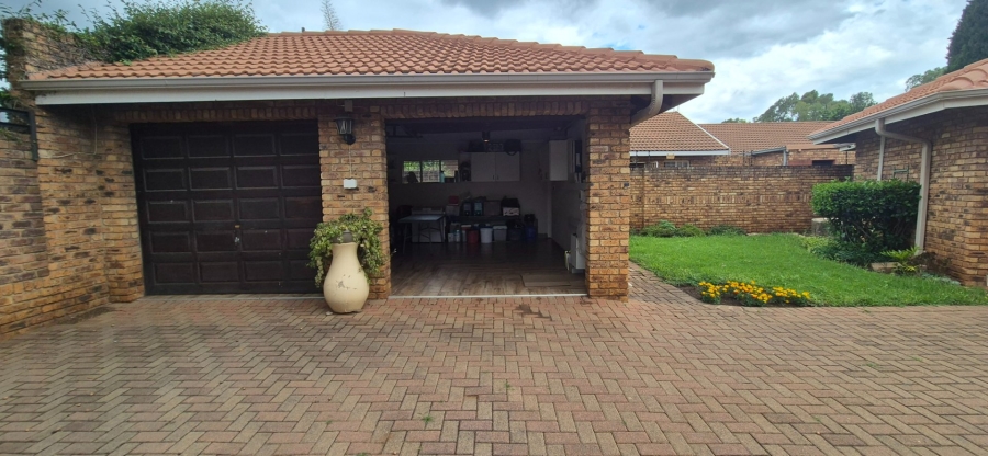 To Let 3 Bedroom Property for Rent in Lyttelton Manor Gauteng