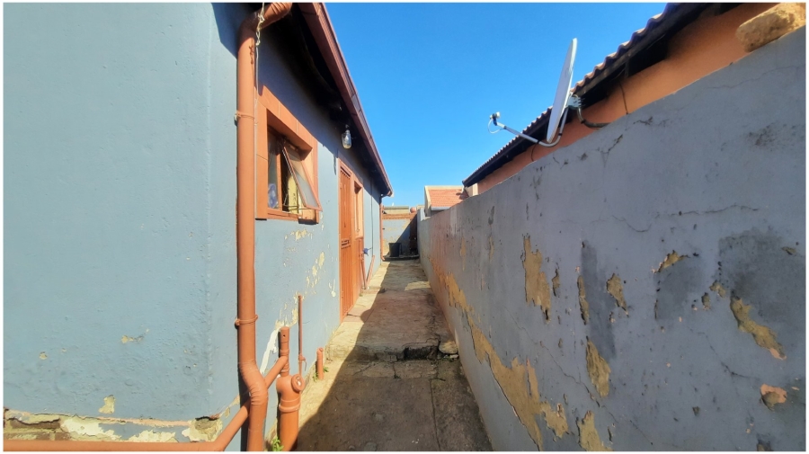 2 Bedroom Property for Sale in Leboeng Gauteng
