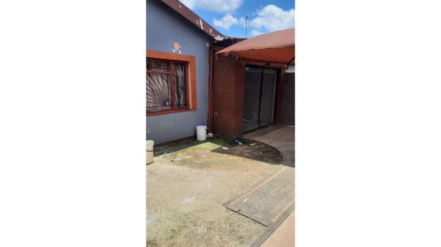2 Bedroom Property for Sale in Leboeng Gauteng