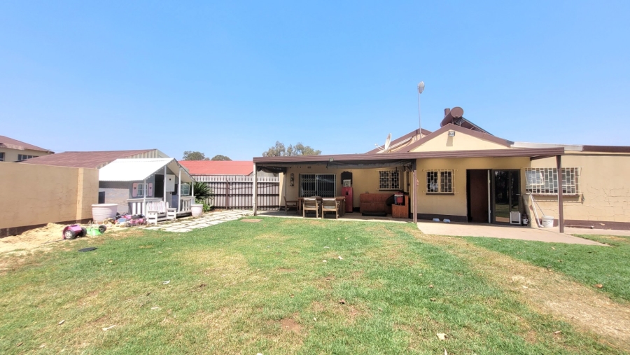 Commercial Property for Sale in Mooilande Gauteng