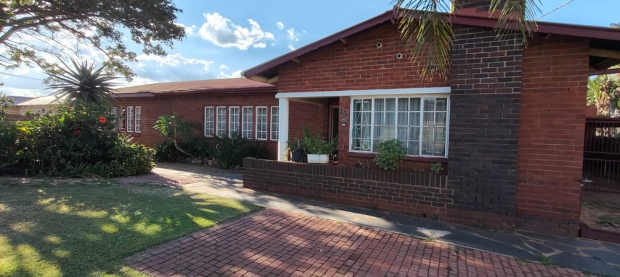  Bedroom Property for Sale in West Park Gauteng