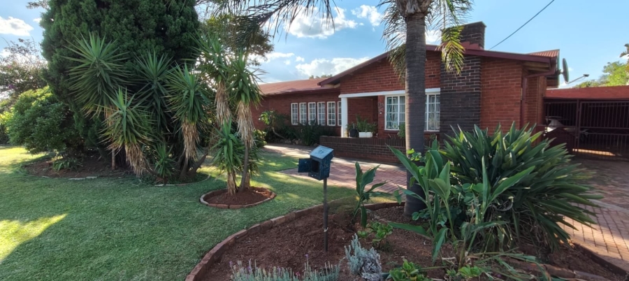  Bedroom Property for Sale in West Park Gauteng