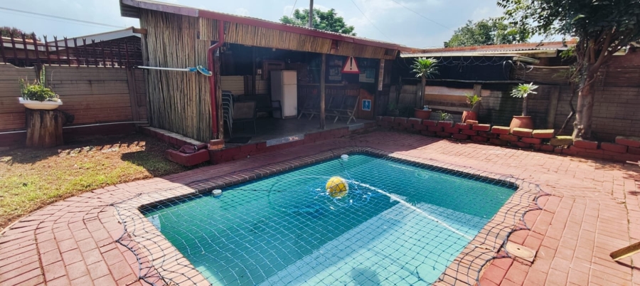  Bedroom Property for Sale in West Park Gauteng