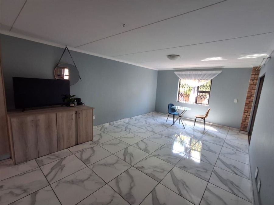 2 Bedroom Property for Sale in Goedeburg Gauteng