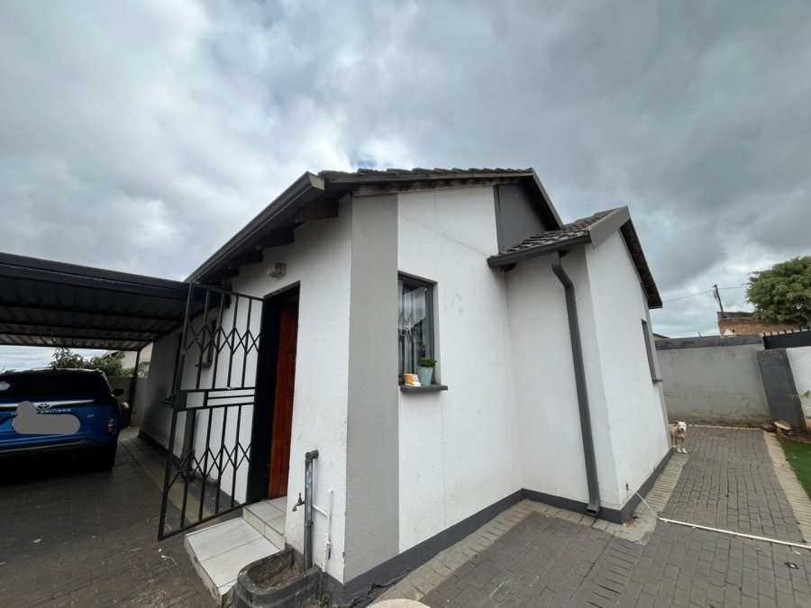 To Let 3 Bedroom Property for Rent in Rosslyn Gauteng