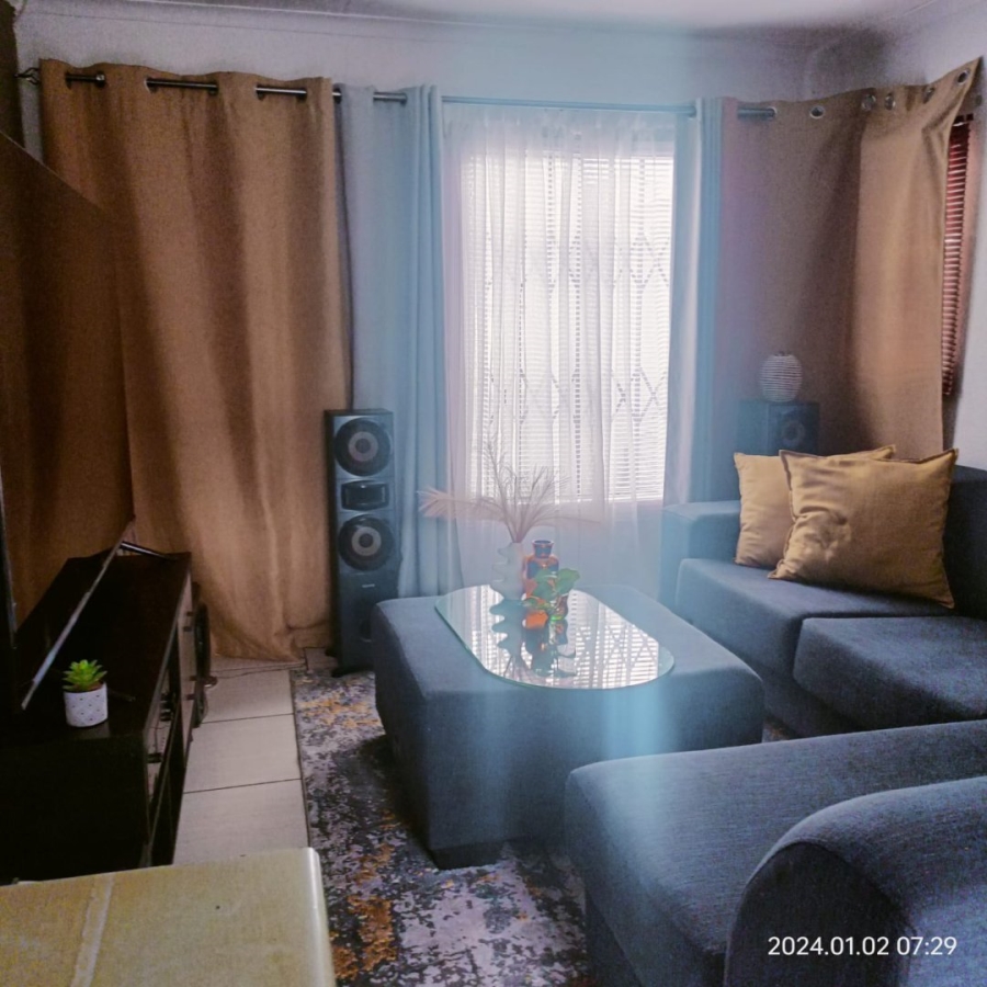 To Let 3 Bedroom Property for Rent in Rosslyn Gauteng