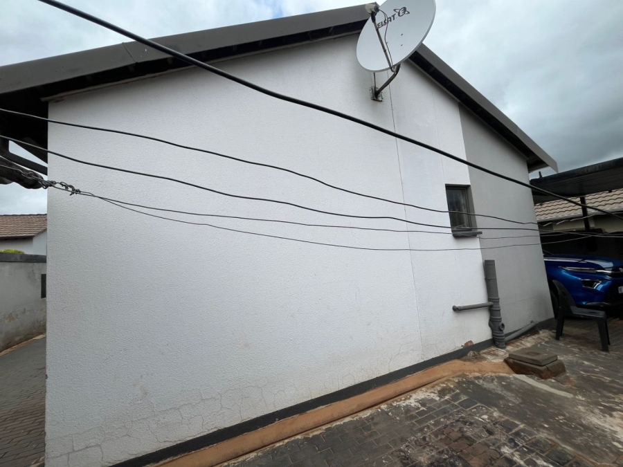 To Let 3 Bedroom Property for Rent in Rosslyn Gauteng