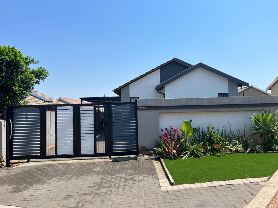 To Let 3 Bedroom Property for Rent in Rosslyn Gauteng