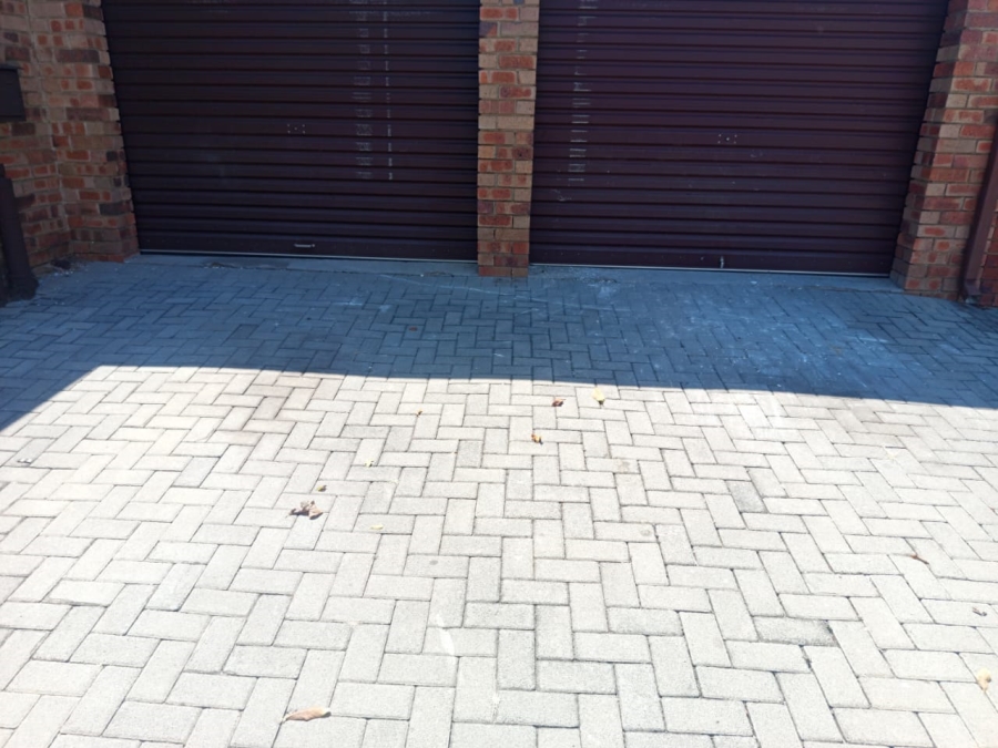 To Let 3 Bedroom Property for Rent in Noordwyk Gauteng