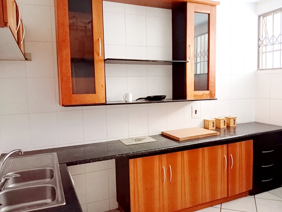 To Let 2 Bedroom Property for Rent in Florida Gauteng