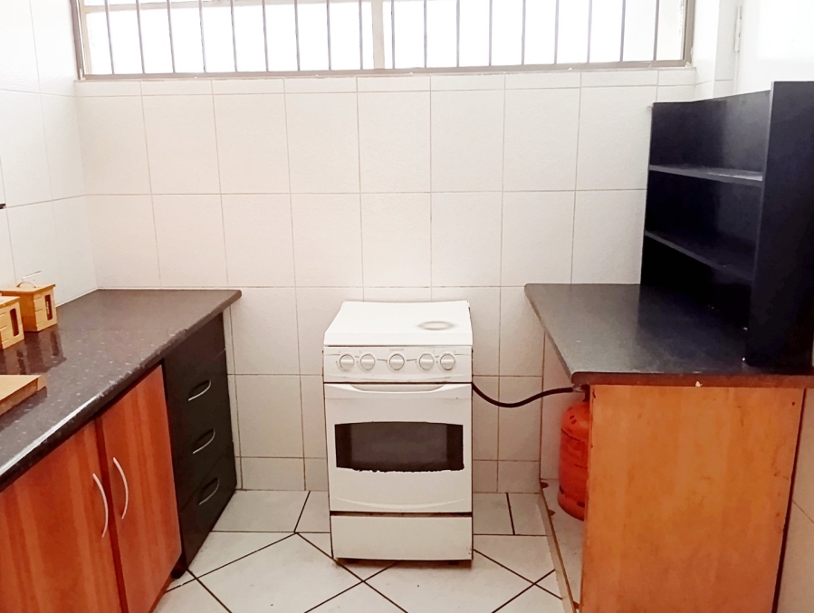 To Let 2 Bedroom Property for Rent in Florida Gauteng