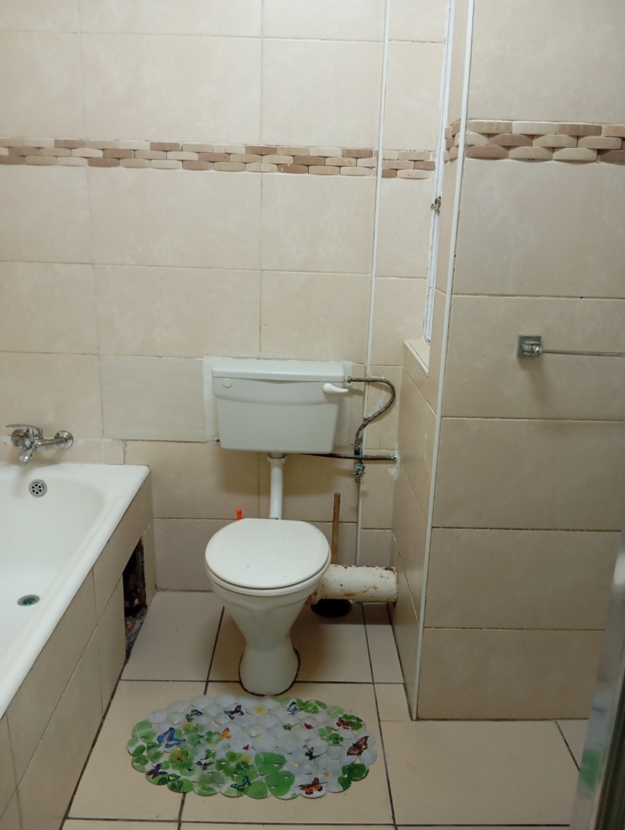 To Let 2 Bedroom Property for Rent in Florida Gauteng