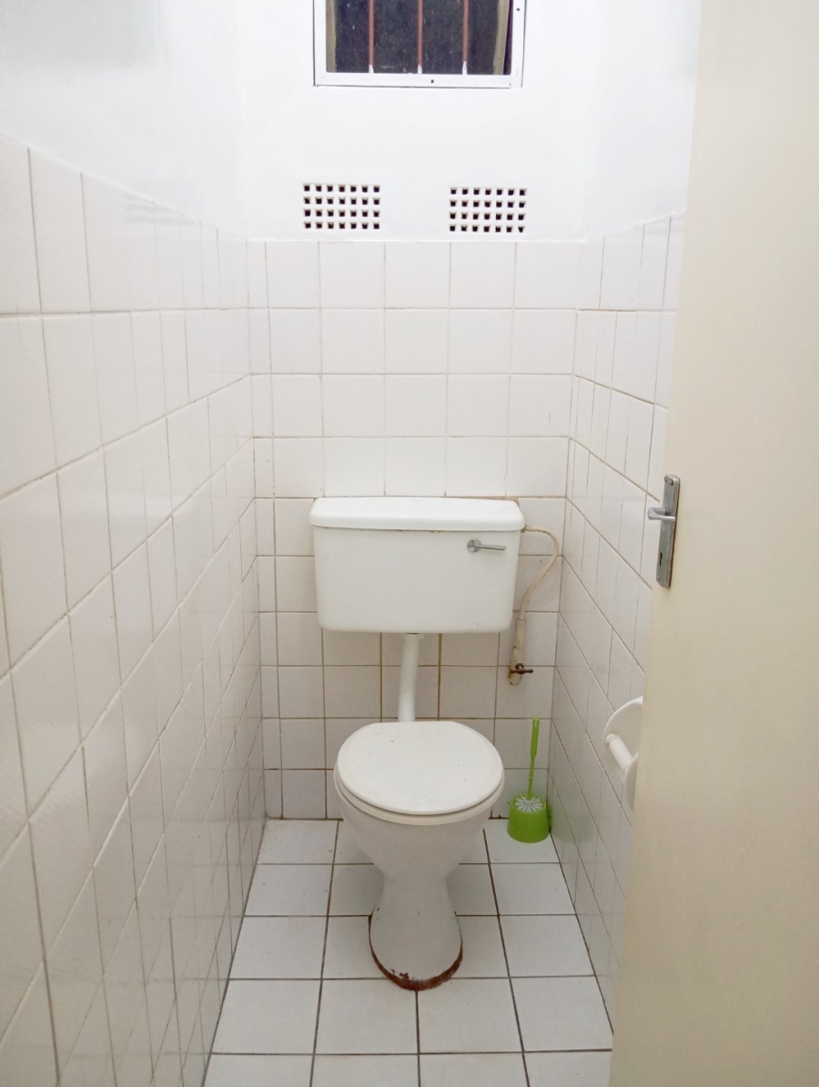 To Let 2 Bedroom Property for Rent in Florida Gauteng