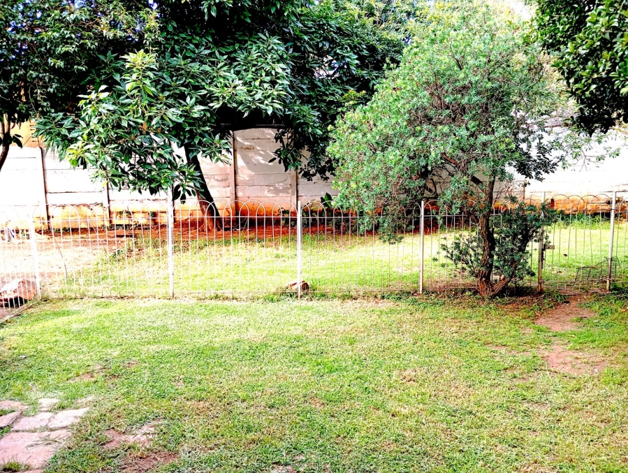 To Let 2 Bedroom Property for Rent in Florida Gauteng