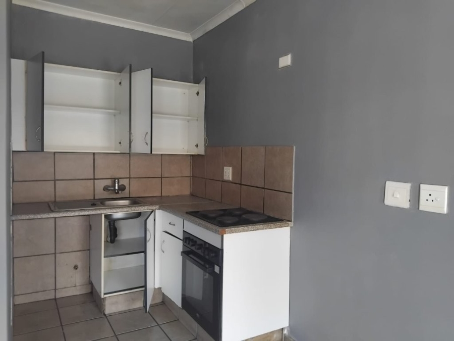 1 Bedroom Property for Sale in Kempton Park Ext 1 Gauteng