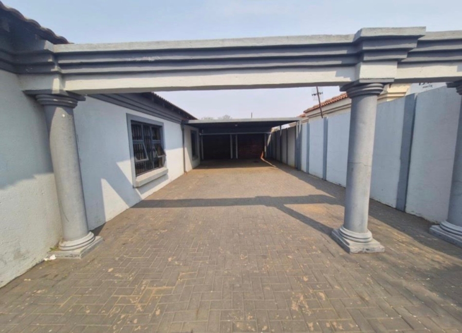 4 Bedroom Property for Sale in Danville Gauteng