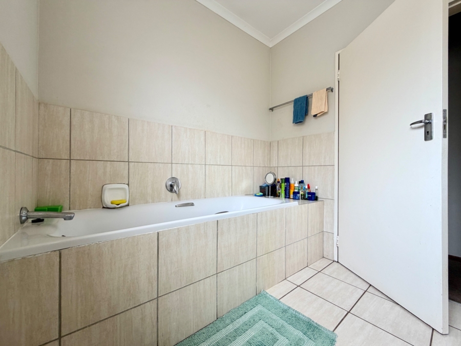 2 Bedroom Property for Sale in Terenure Gauteng