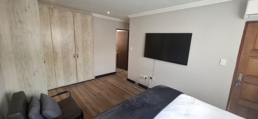  Bedroom Property for Sale in Amorosa Gauteng