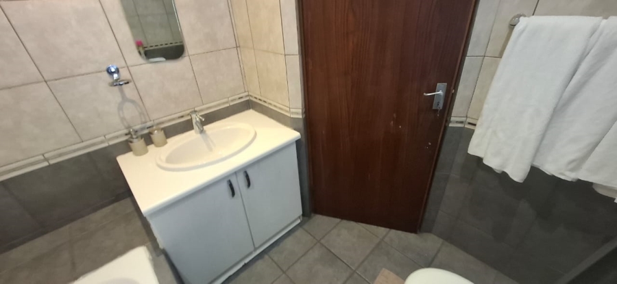  Bedroom Property for Sale in Amorosa Gauteng