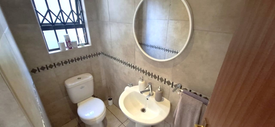  Bedroom Property for Sale in Amorosa Gauteng
