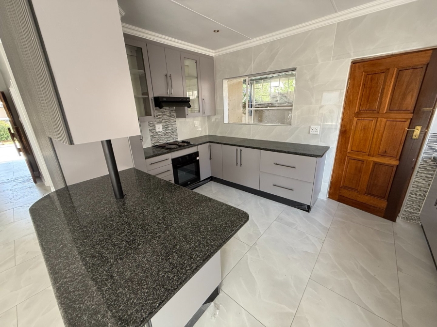 To Let 3 Bedroom Property for Rent in Highveld Gauteng