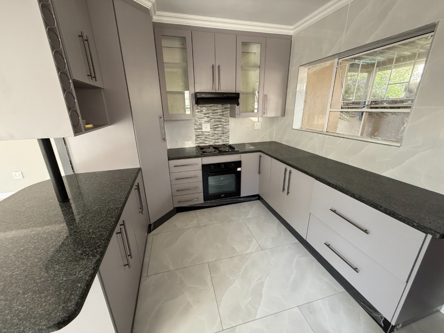 To Let 3 Bedroom Property for Rent in Highveld Gauteng