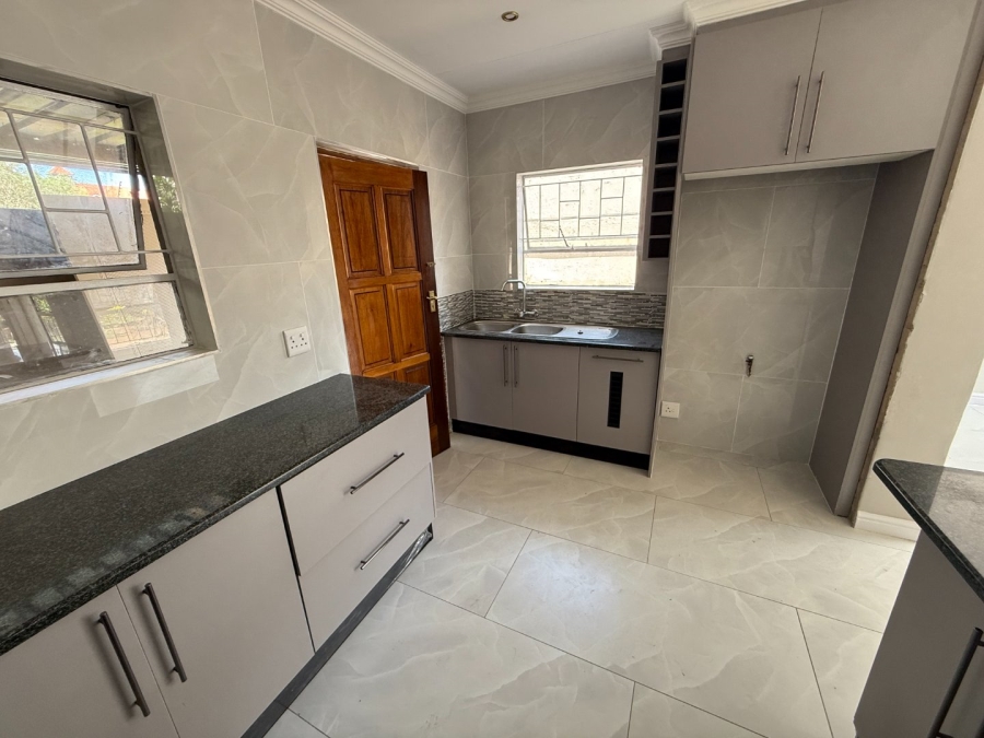 To Let 3 Bedroom Property for Rent in Highveld Gauteng