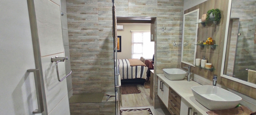 4 Bedroom Property for Sale in Vanderbijlpark SE 3 Gauteng