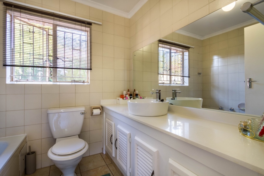 3 Bedroom Property for Sale in Die Wilgers Gauteng