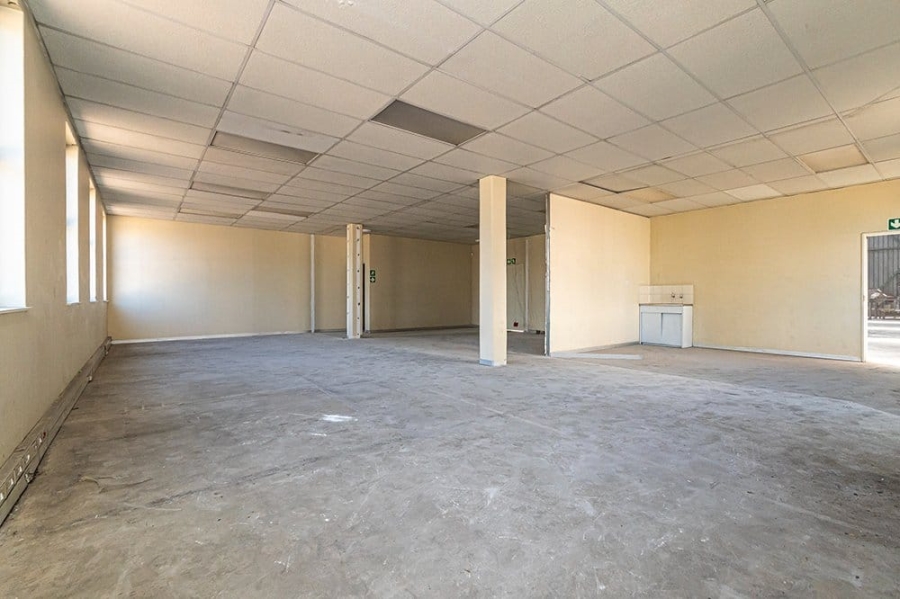 To Let commercial Property for Rent in Randjespark Gauteng