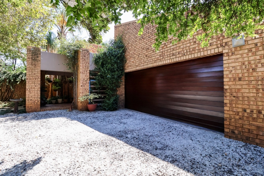 4 Bedroom Property for Sale in Zwartkop Gauteng